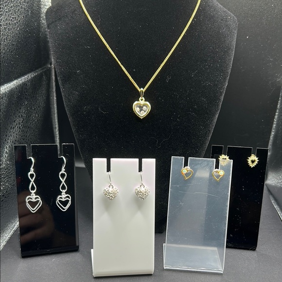 Lot of heart shaped jewelry. Necklace with heart pendant & 4 pair of earrings - Picture 1 of 7